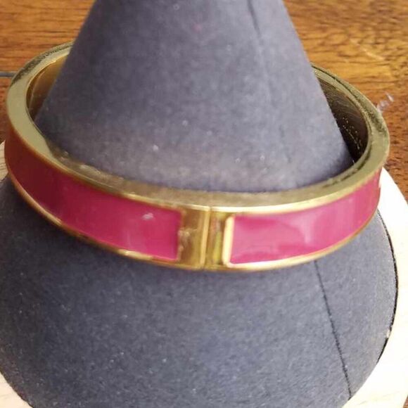 Talbots Red Hinged Enamel Bangle - Picture 4 of 7